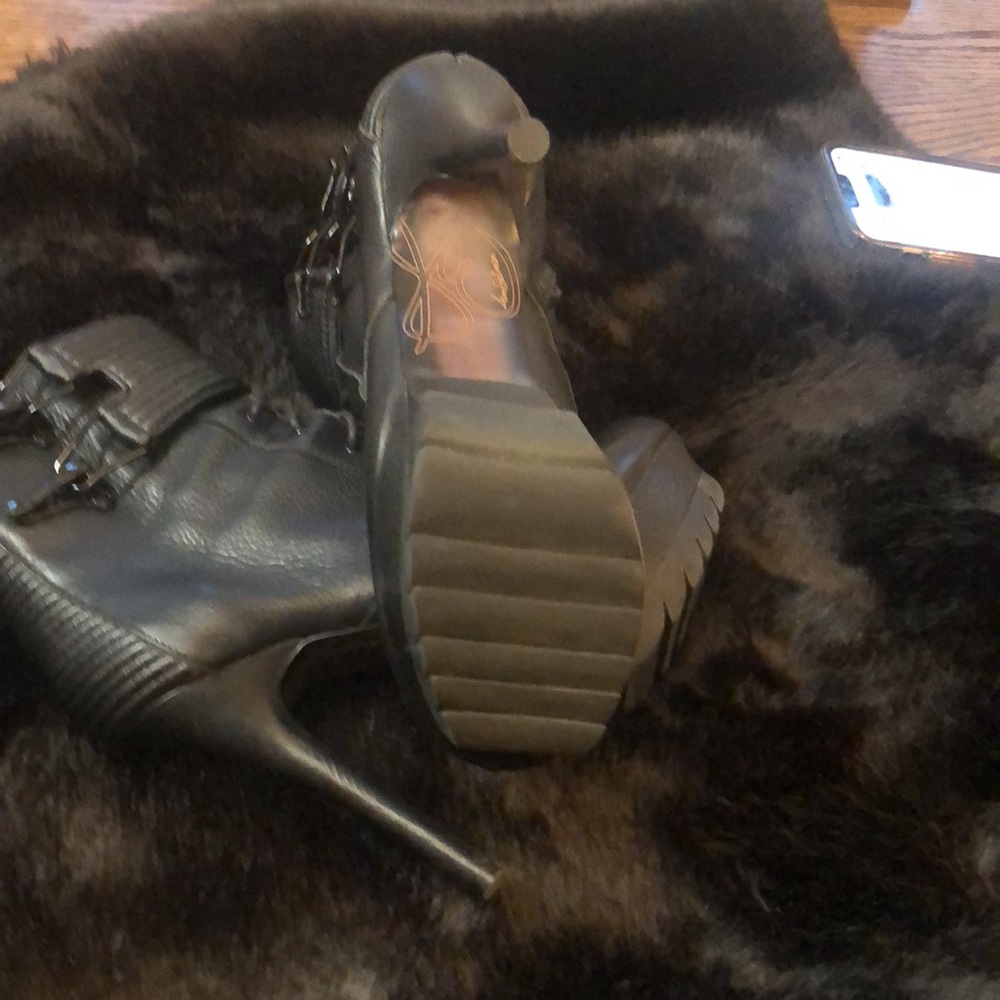 Sam Edelman Vixen Boots - Picture 2 of 6